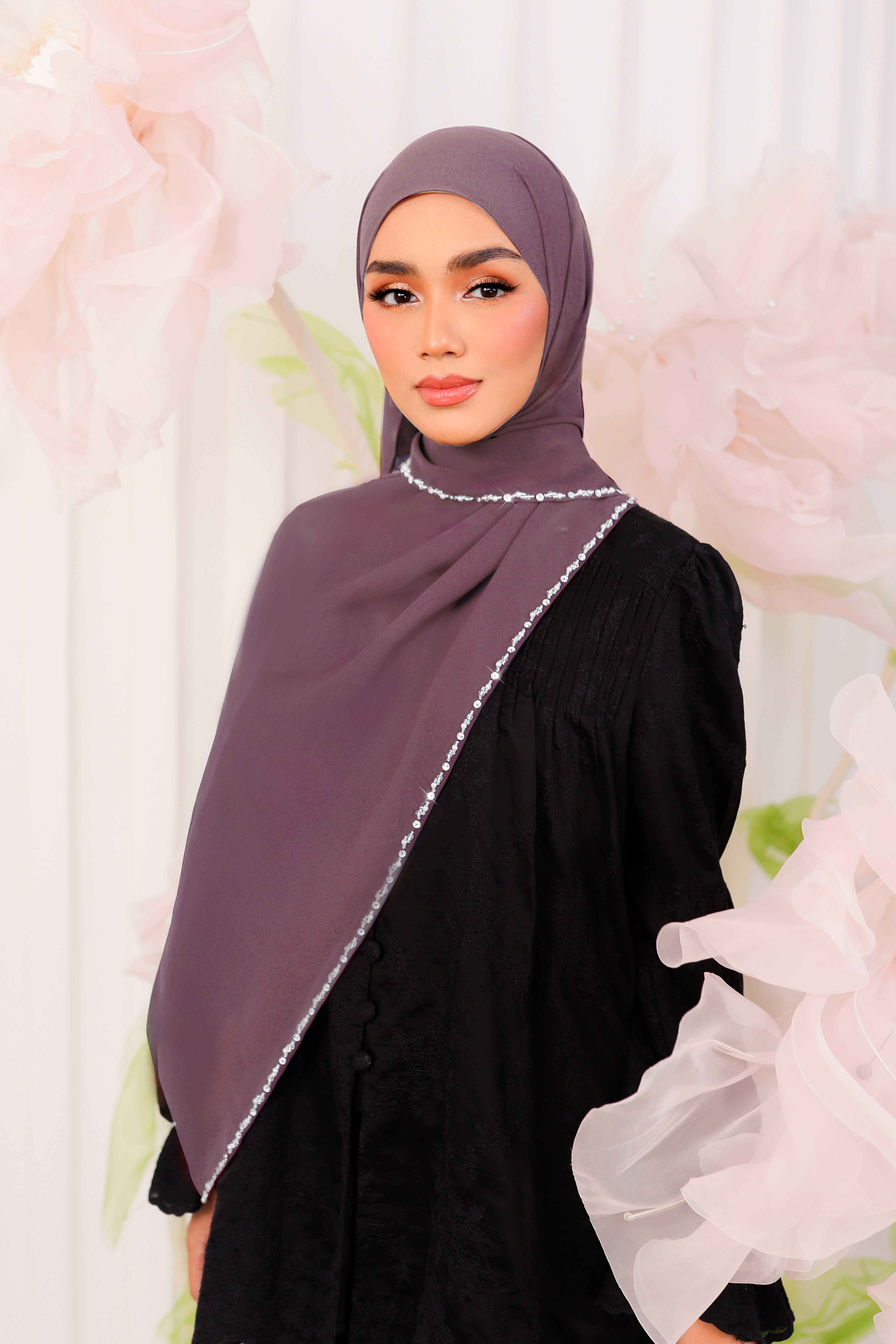 SHASMEEN Beads Long Shawl in Dusty Purple